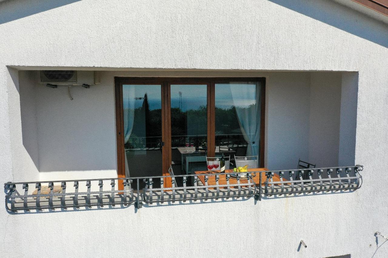 Villa Fani With Jacuzzi Ičići Buitenkant foto