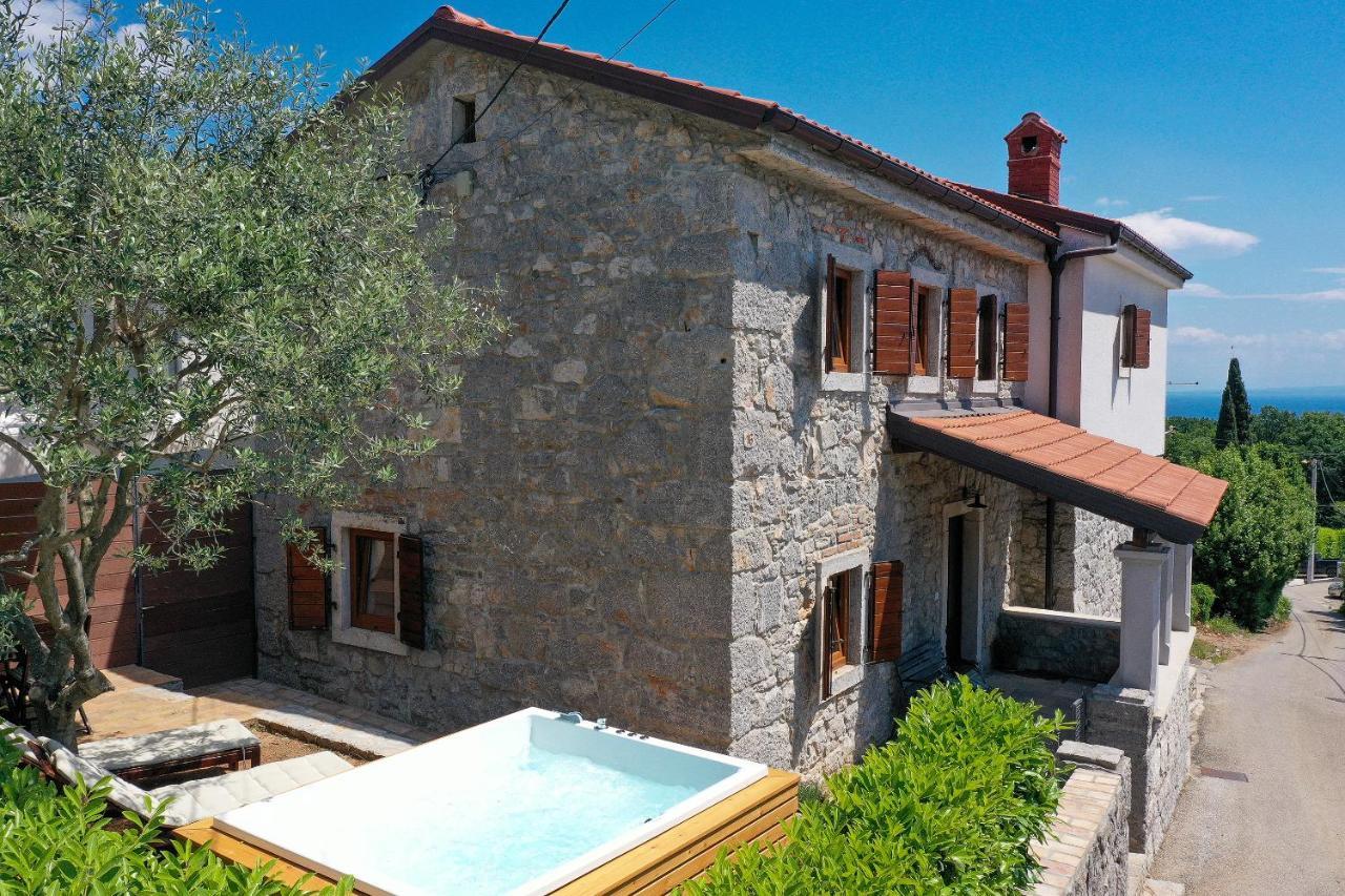 Villa Fani With Jacuzzi Ičići Buitenkant foto