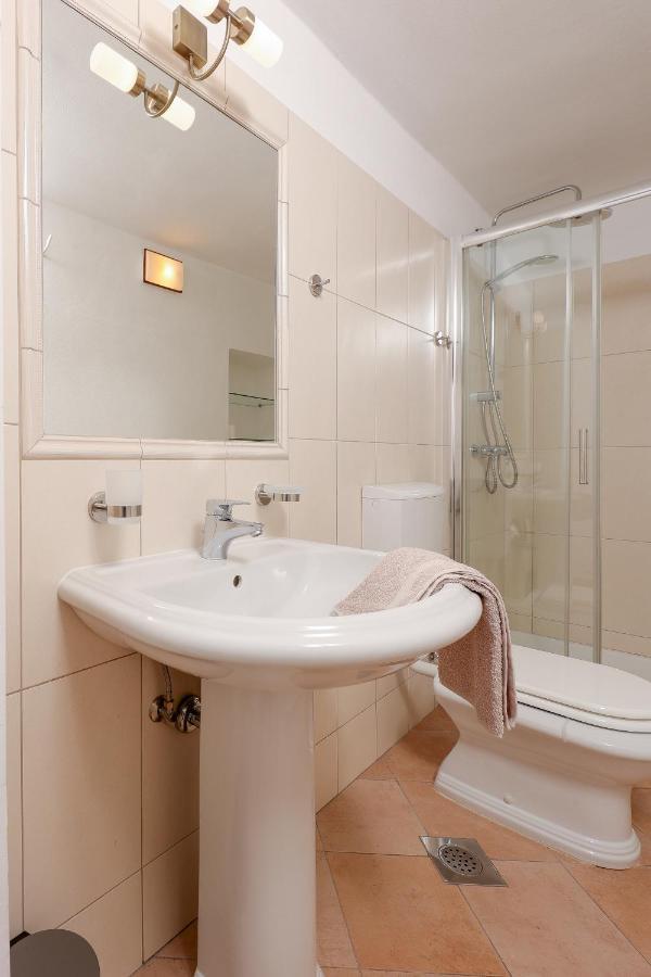 Villa Fani With Jacuzzi Ičići Buitenkant foto