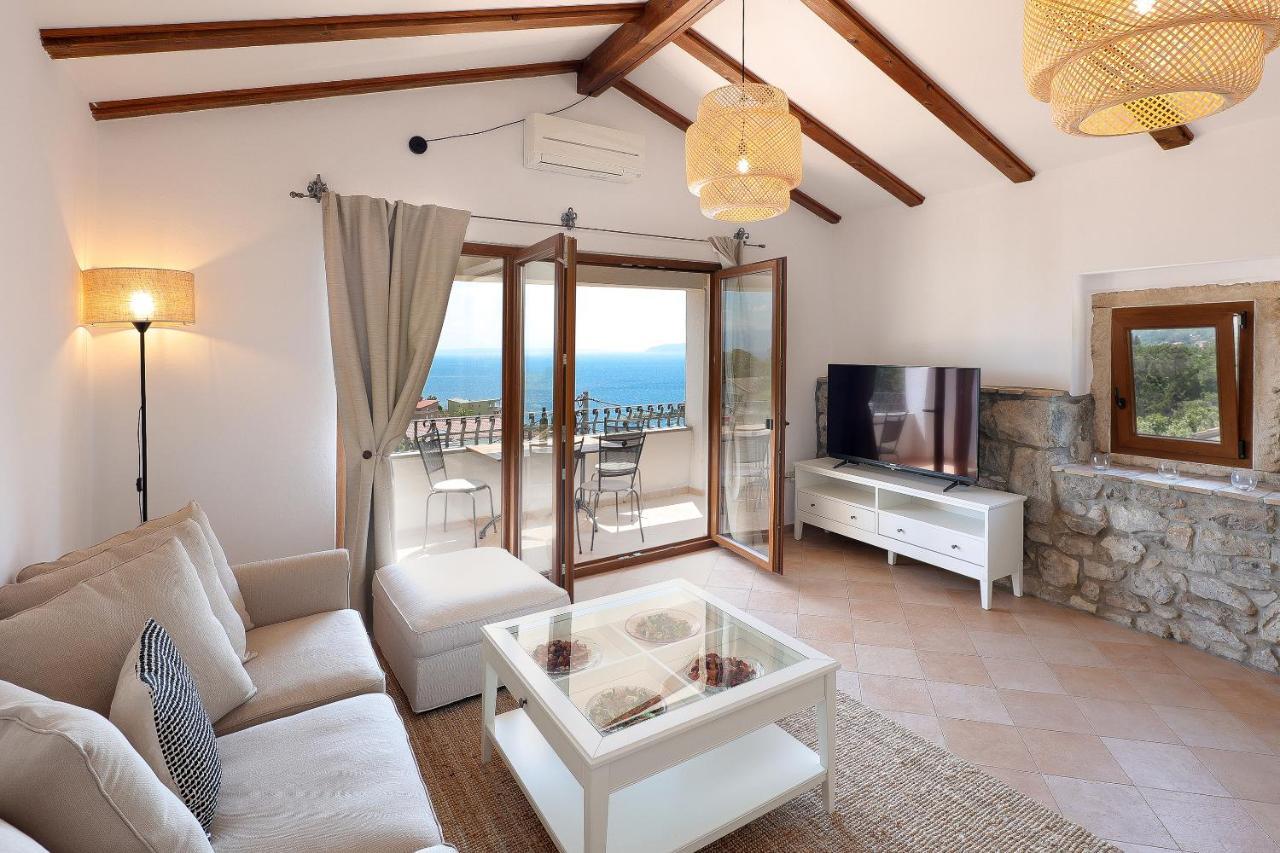Villa Fani With Jacuzzi Ičići Buitenkant foto
