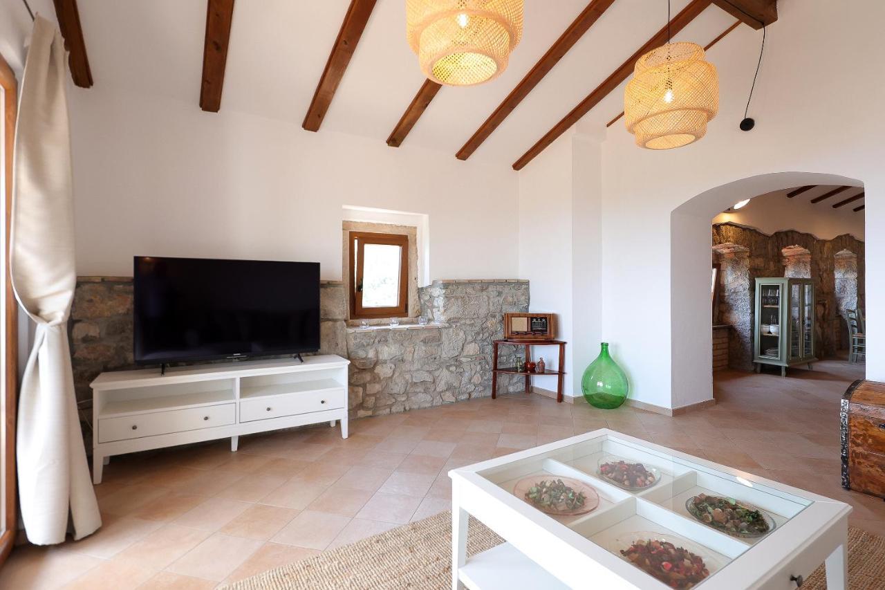 Villa Fani With Jacuzzi Ičići Buitenkant foto