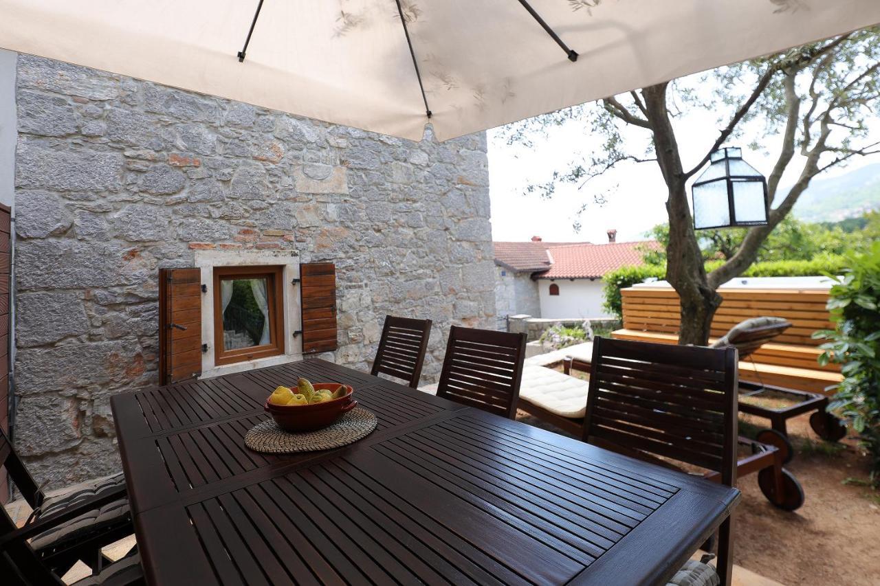 Villa Fani With Jacuzzi Ičići Buitenkant foto