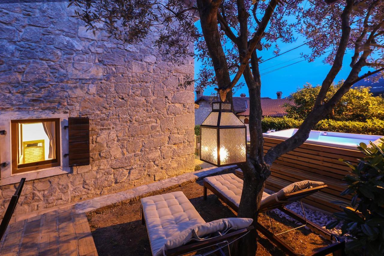 Villa Fani With Jacuzzi Ičići Buitenkant foto